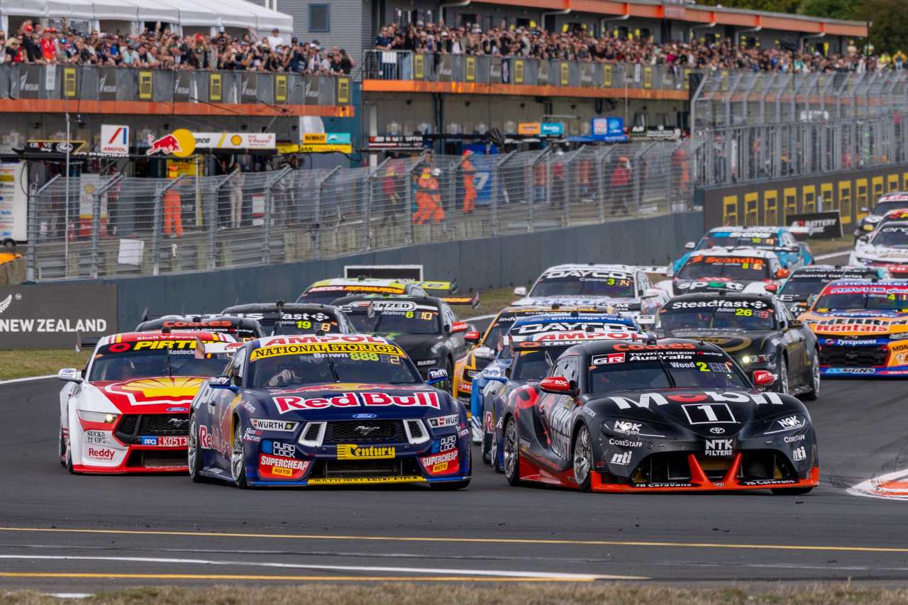 トヨタGRスープラ、低気圧襲来直前に初優勝。ライアン・ウッドがポール・トゥ・ウイン達成／RSC第3戦