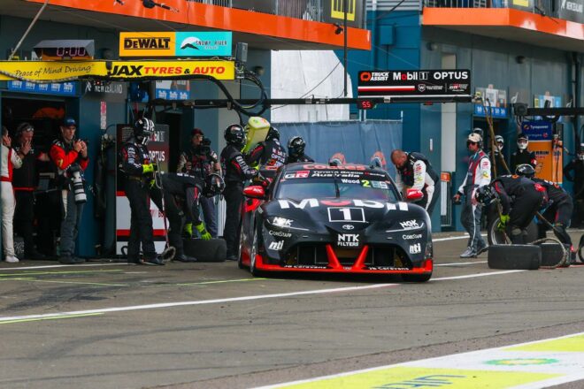 トヨタGRスープラ、低気圧襲来直前に初優勝。ライアン・ウッドがポール・トゥ・ウイン達成／RSC第3戦