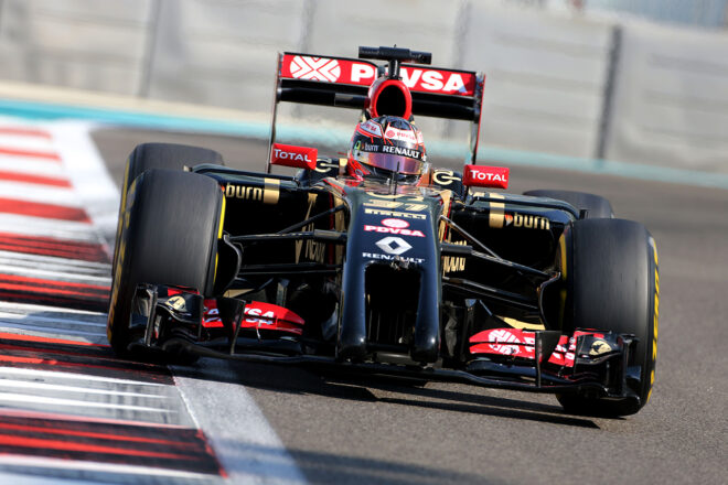 2014年F1第19戦アブダビGP　FP1に出走したエステバン・オコン（ロータス）