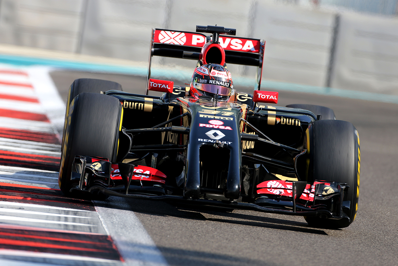 2014年F1第19戦アブダビGP　FP1に出走したエステバン・オコン（ロータス）