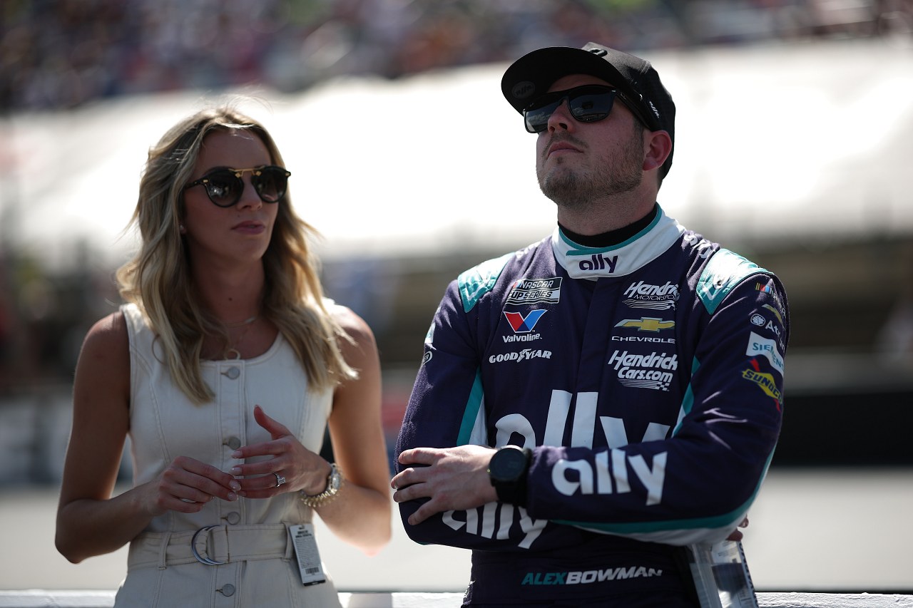 ポール発進ライアン・ブレイニーを0.055秒差で撃破。タイ・ギブスが待望のカップ初優勝／NASCAR第8戦