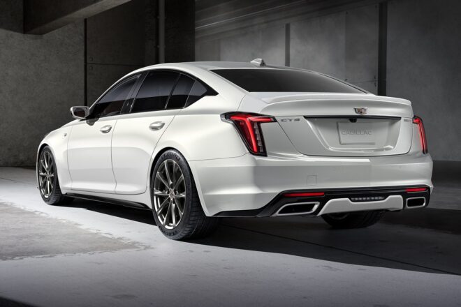 キャデラック、主力セダン『CT5』を刷新。新たなデザイン言語と33インチLEDタッチスクリーンを採用