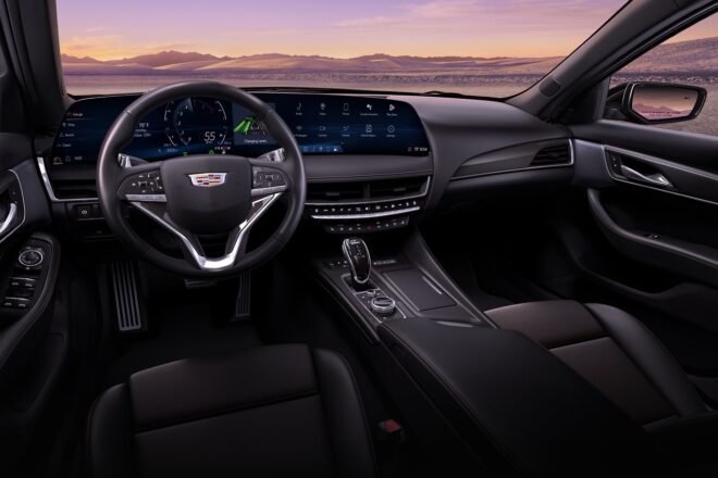 キャデラック、主力セダン『CT5』を刷新。新たなデザイン言語と33インチLEDタッチスクリーンを採用