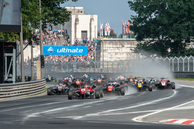 2016年FIA F3ヨーロピアン選手権に参戦するランス・ストロール（プレマ・パワーチーム）