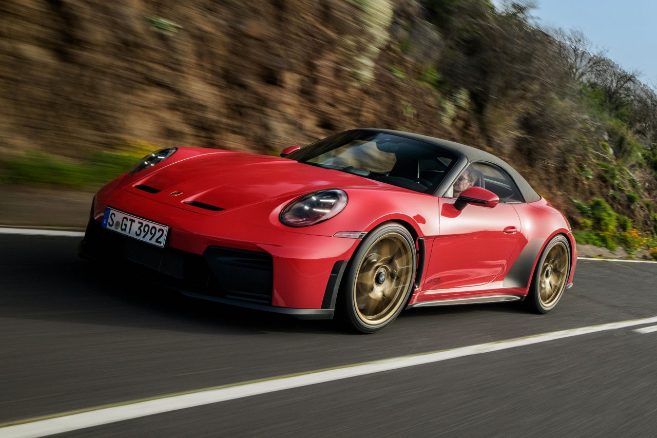 ポルシェジャパン、6速MTのみ軽量オープントップモデル『911 GT3 S／C』の予約受注を開始