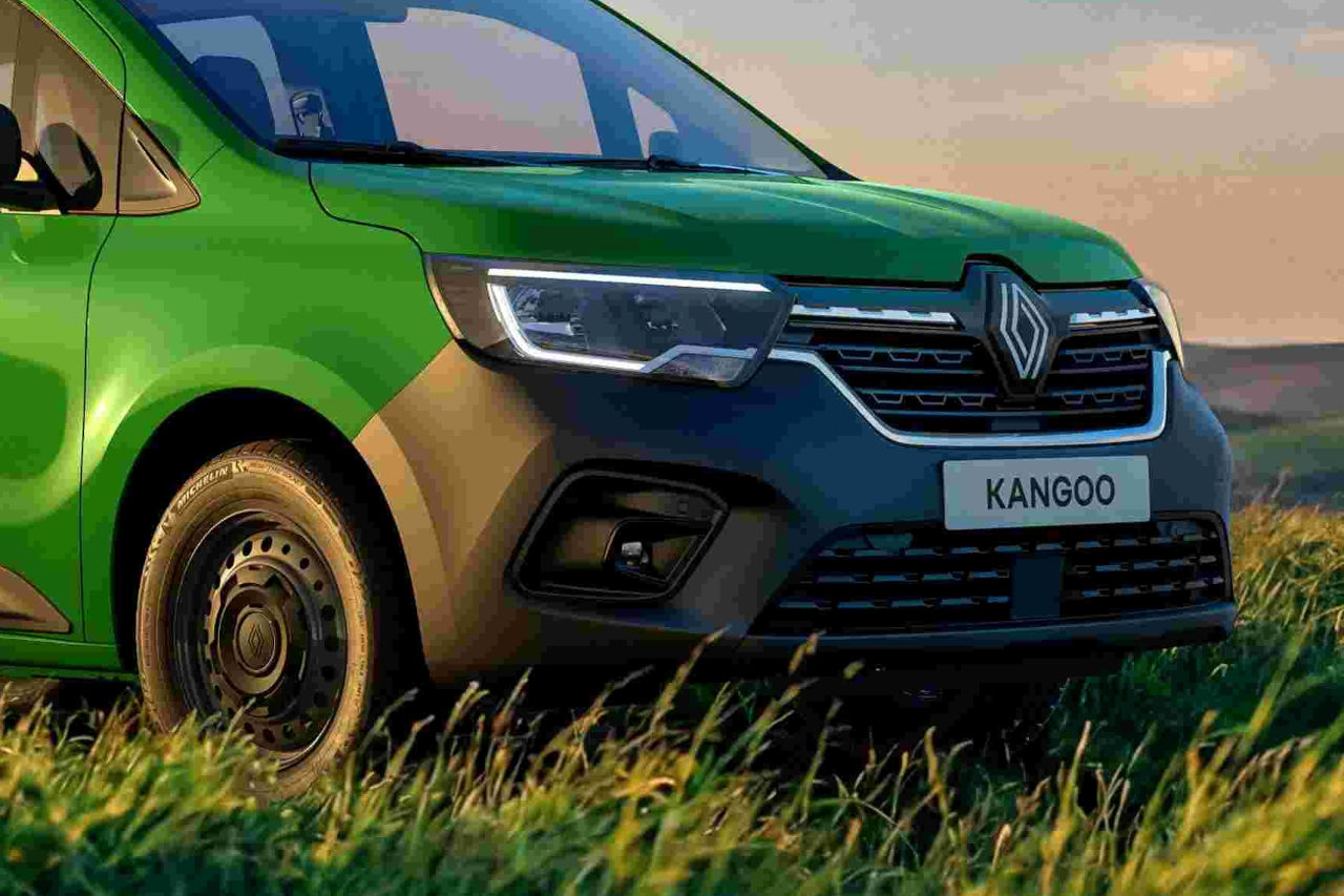 限定100台。ルノーがフランスの森をイメージした専用色の『カングー・クルール』を発売