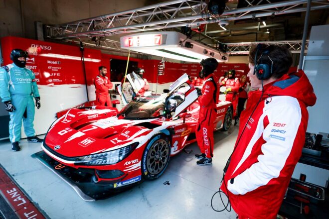 トヨタTR010ハイブリッド