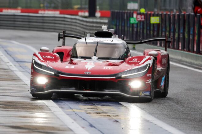 トヨタTR010ハイブリッド