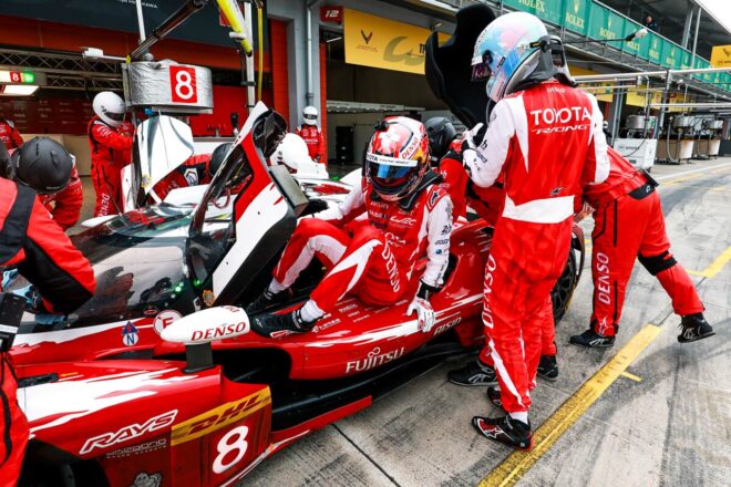 トヨタTR010ハイブリッド