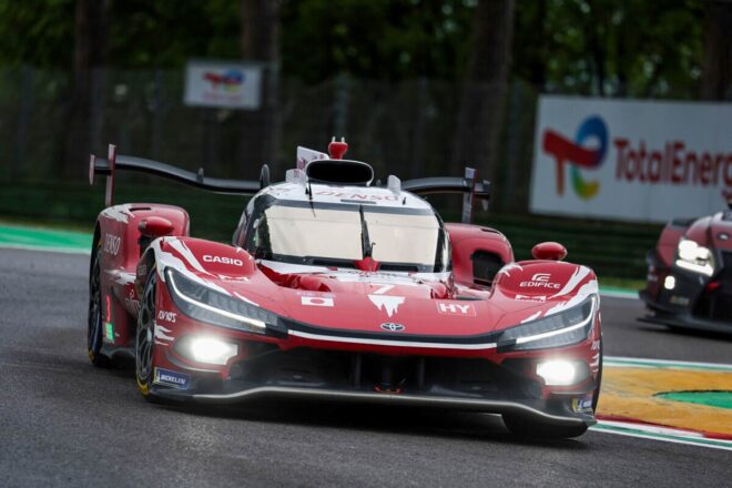 トヨタTR010ハイブリッド