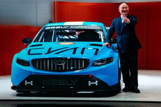 新型『ジーリー・プリフェイスTCR』が初公開。同時にTCRは3ドアモデル、排気量2500ccまで容認へ