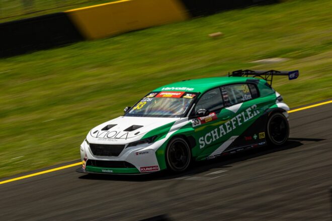 新型『ジーリー・プリフェイスTCR』が初公開。同時にTCRは3ドアモデル、排気量2500ccまで容認へ