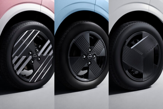 ニッサンが軽EV『サクラ』をマイナーチェンジ。機能向上に加えカラードグリル採用の新意匠に