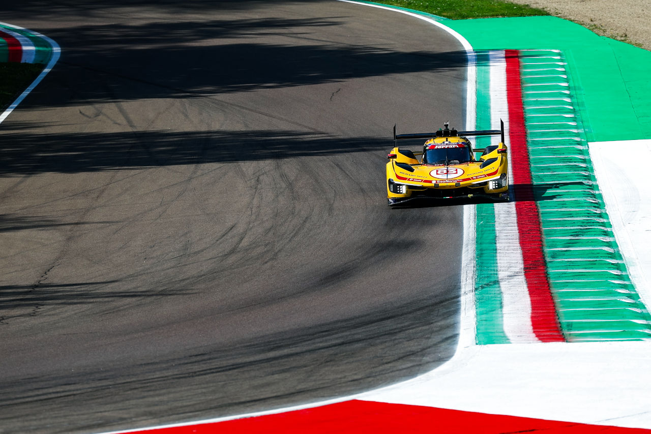 1秒以内に6車種、計10台。好調フェラーリ勢が1-2-3で改良型トヨタは7番手【WEC第1戦イモラFP1レポート】