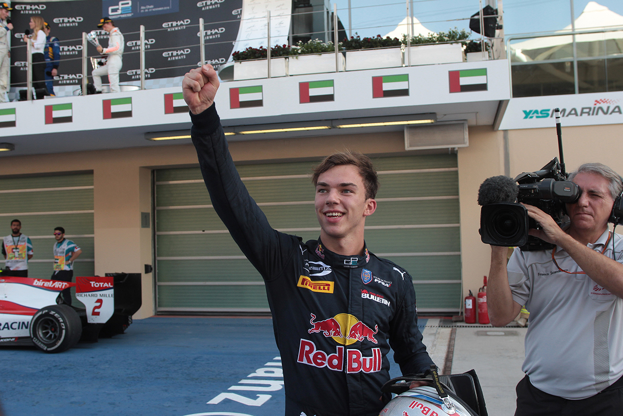 2016年GP2のチャンピオンに輝いたピエール・ガスリー（プレマ・レーシング）