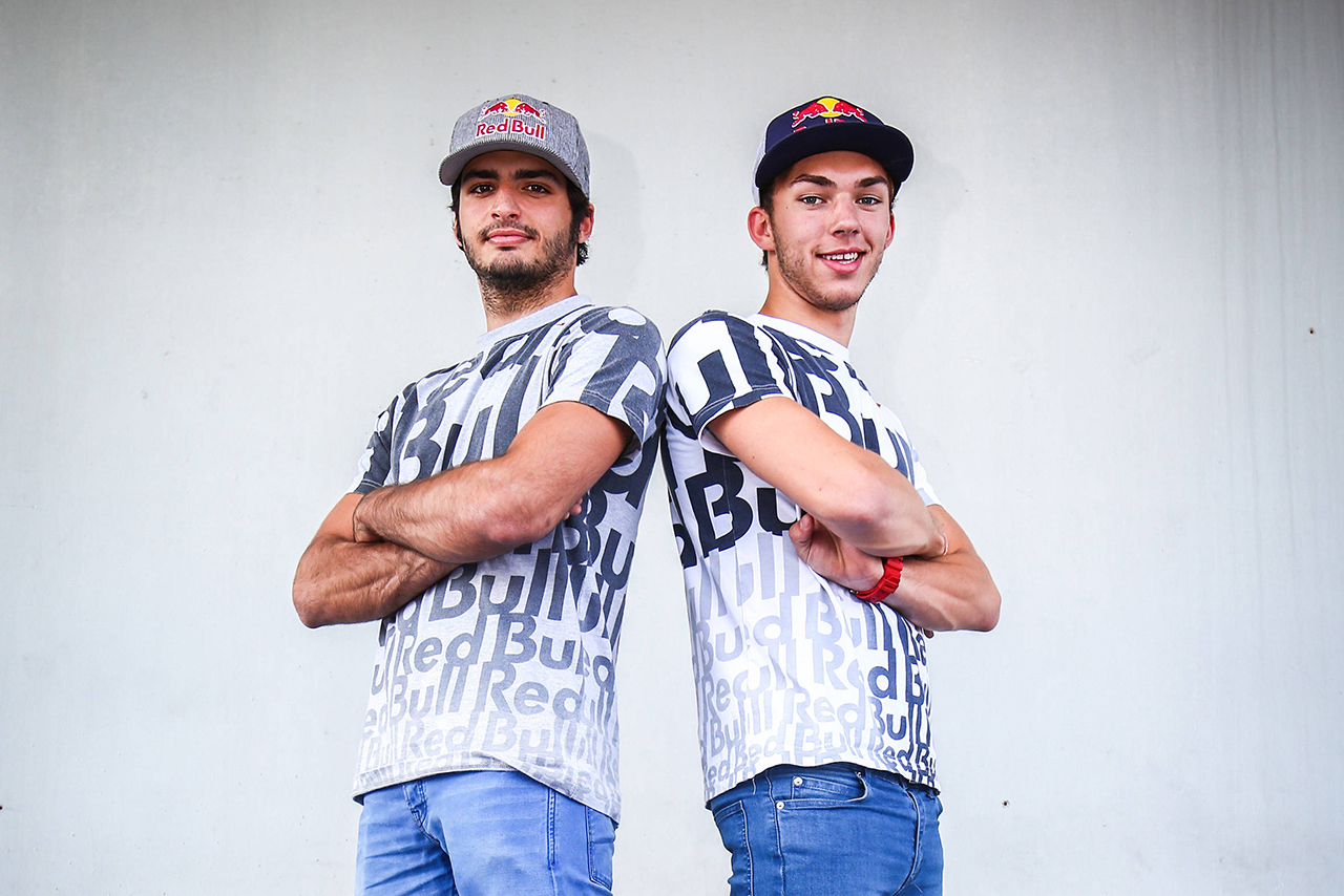 2014年フォーミュラ・ルノー3.5に参戦するレッドブル育成のカルロス・サインツ（ダムス）、ピエール・ガスリー（アーデン）