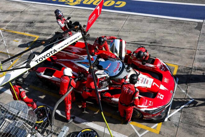 トヨタTR010ハイブリッド