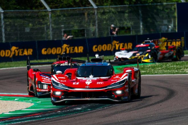 トヨタTR010ハイブリッド