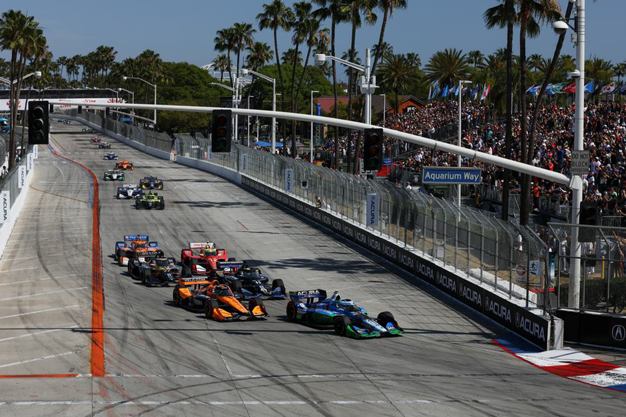 2026年NTTインディカー・シリーズ第5戦ロングビーチ・グランプリ決勝レースのスタートシーン