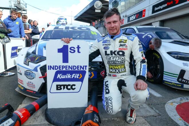 史上初の予選ヒートで新型メルセデスA35が歴史的勝利。決勝レース1も新型アウディが制覇／BTCC開幕戦