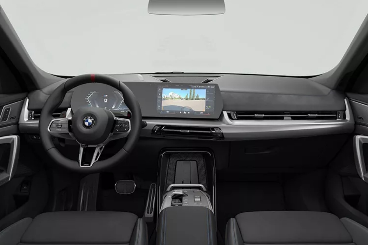 BMW、主力『3シリーズ』や『X1』『X3』の複数車種にカーボンバーツ採用の“FROZEN EDITION”を導入
