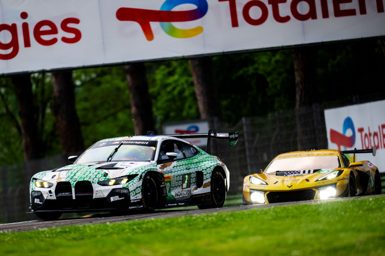 69号車BMW M4 LMGT3（チームWRT）と「フェラ33号車シボレー・コルベットZ06 LMGT3.R（TFスポーツ）