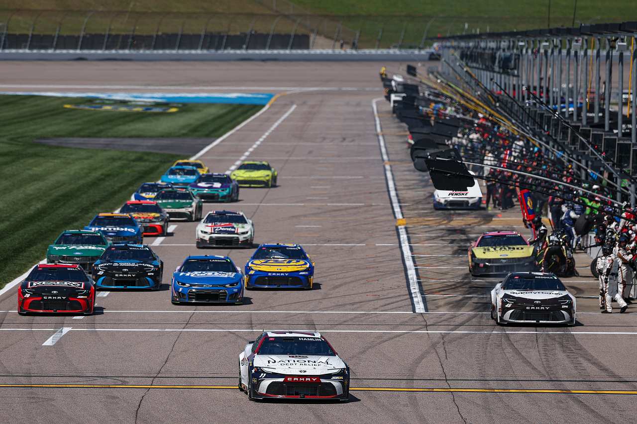 タイラー・レディックの“魔法”は継続。終盤の接触やトラブルの逆境も乗り越え今季5勝目／NASCAR第9戦