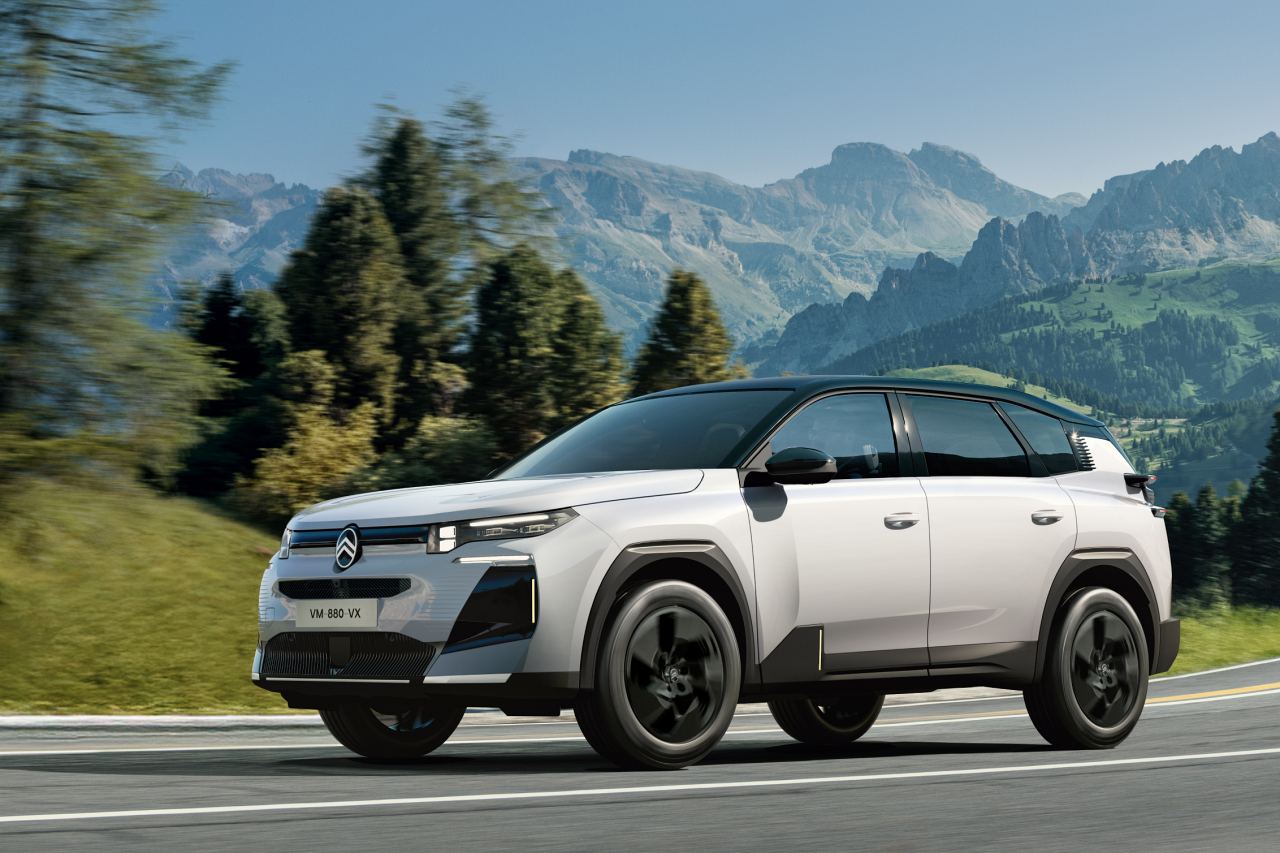 シトロエン、新たな旗艦『C5 AIRCROSS』が上陸。最新の“ウォーターフォールスクリーン”を搭載