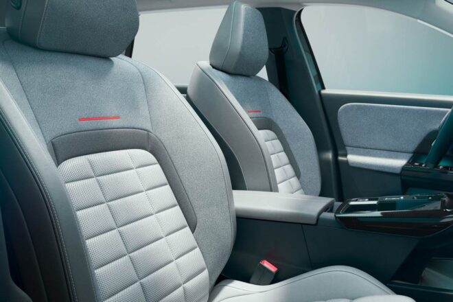 シトロエン、新たな旗艦『C5 AIRCROSS』が上陸。最新の“ウォーターフォールスクリーン”を搭載