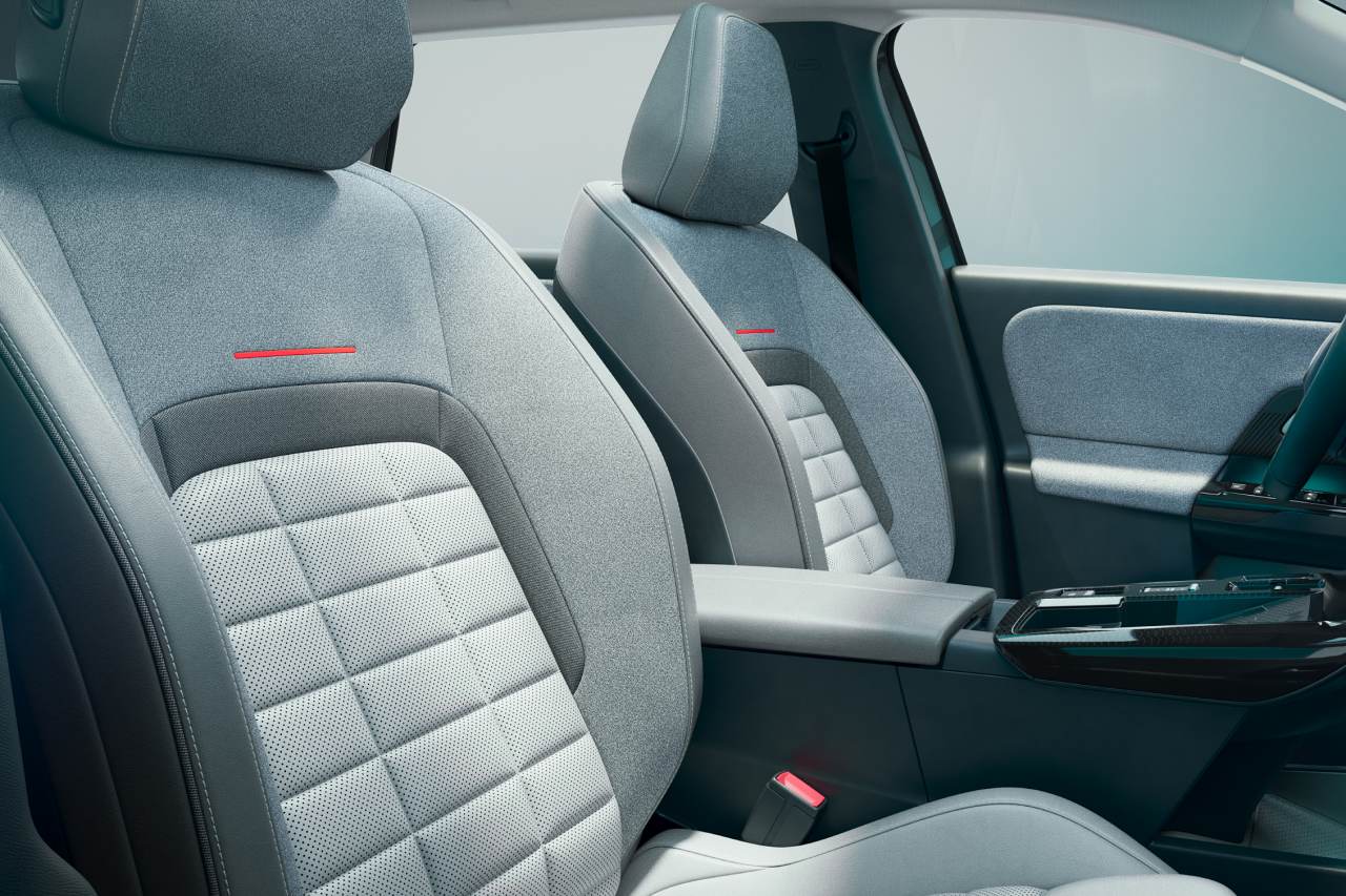 シトロエン、新たな旗艦『C5 AIRCROSS』が上陸。最新の“ウォーターフォールスクリーン”を搭載