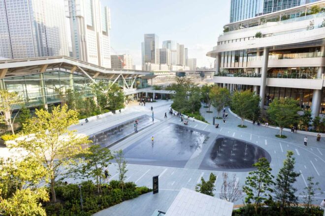 ディフェンダー、岡田准一をアンバサダーに起用。高輪では世界感を体現したポップアップも期間限定開催