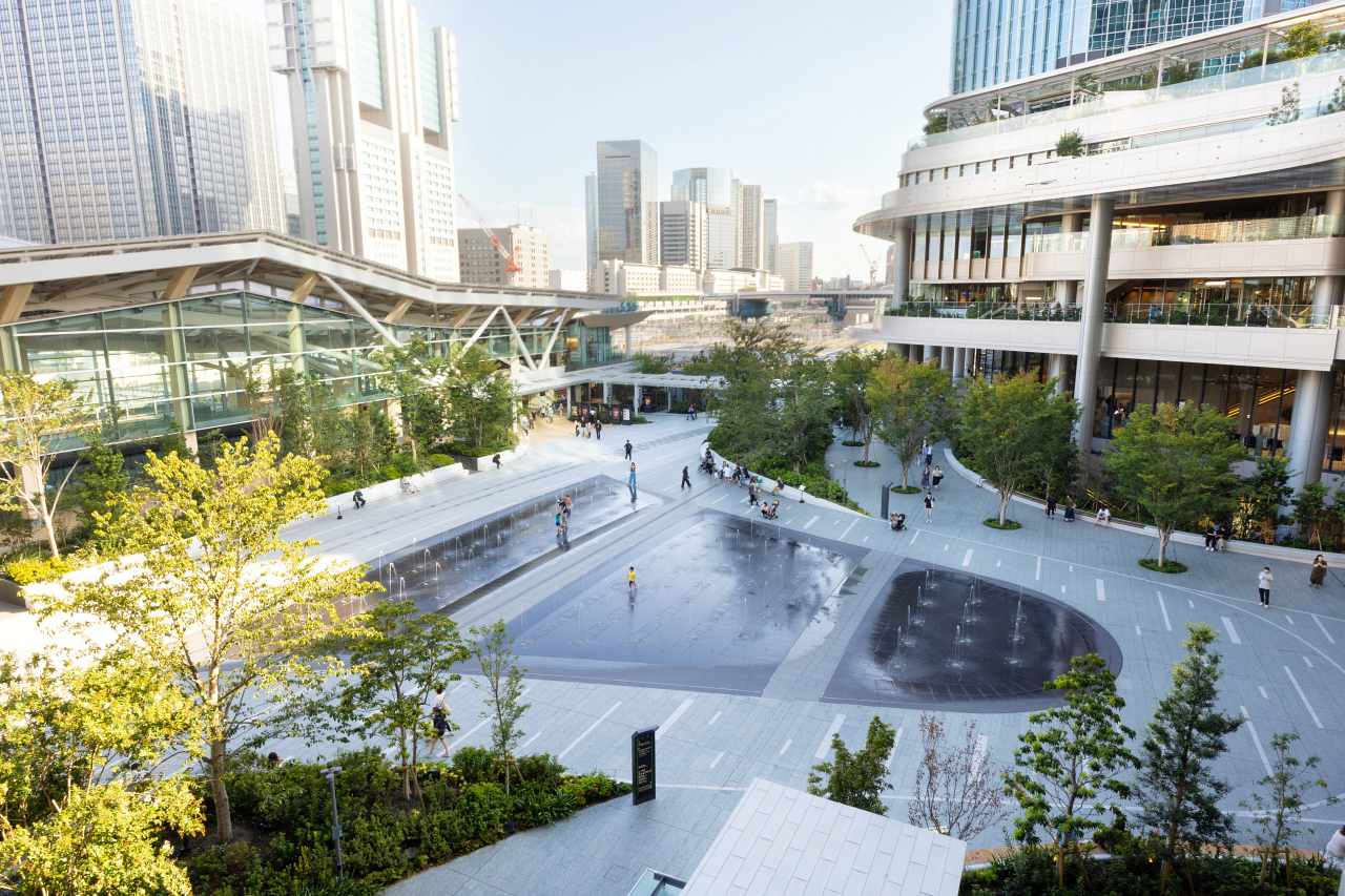 ディフェンダー、岡田准一をアンバサダーに起用。高輪では世界感を体現したポップアップも期間限定開催