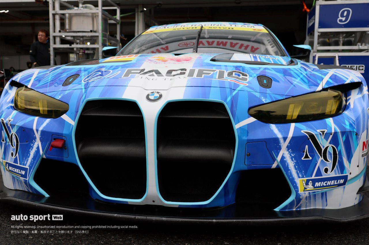 クビアトの新ヘルメットのこだわりは。ARTA PRELUDEを修復したメカニックの気骨ある意見／スーパーGTサーキット便り第1戦