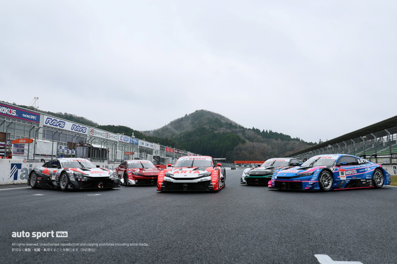 クビアトの新ヘルメットのこだわりは。ARTA PRELUDEを修復したメカニックの気骨ある意見／スーパーGTサーキット便り第1戦