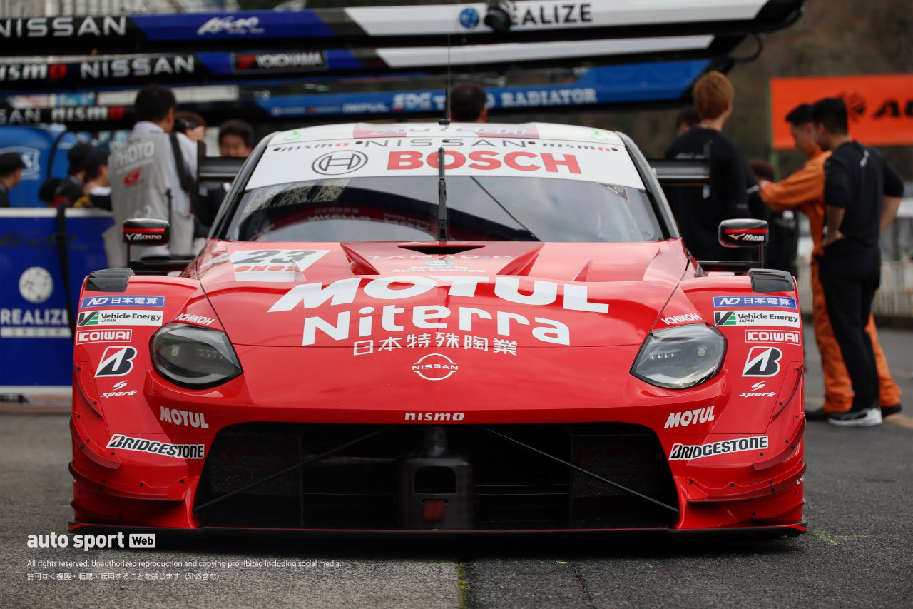 クビアトの新ヘルメットのこだわりは。ARTA PRELUDEを修復したメカニックの気骨ある意見／スーパーGTサーキット便り第1戦