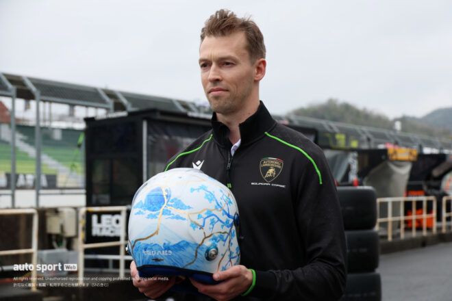 クビアトの新ヘルメットのこだわりは。ARTA PRELUDEを修復したメカニックの気骨ある意見／スーパーGTサーキット便り第1戦