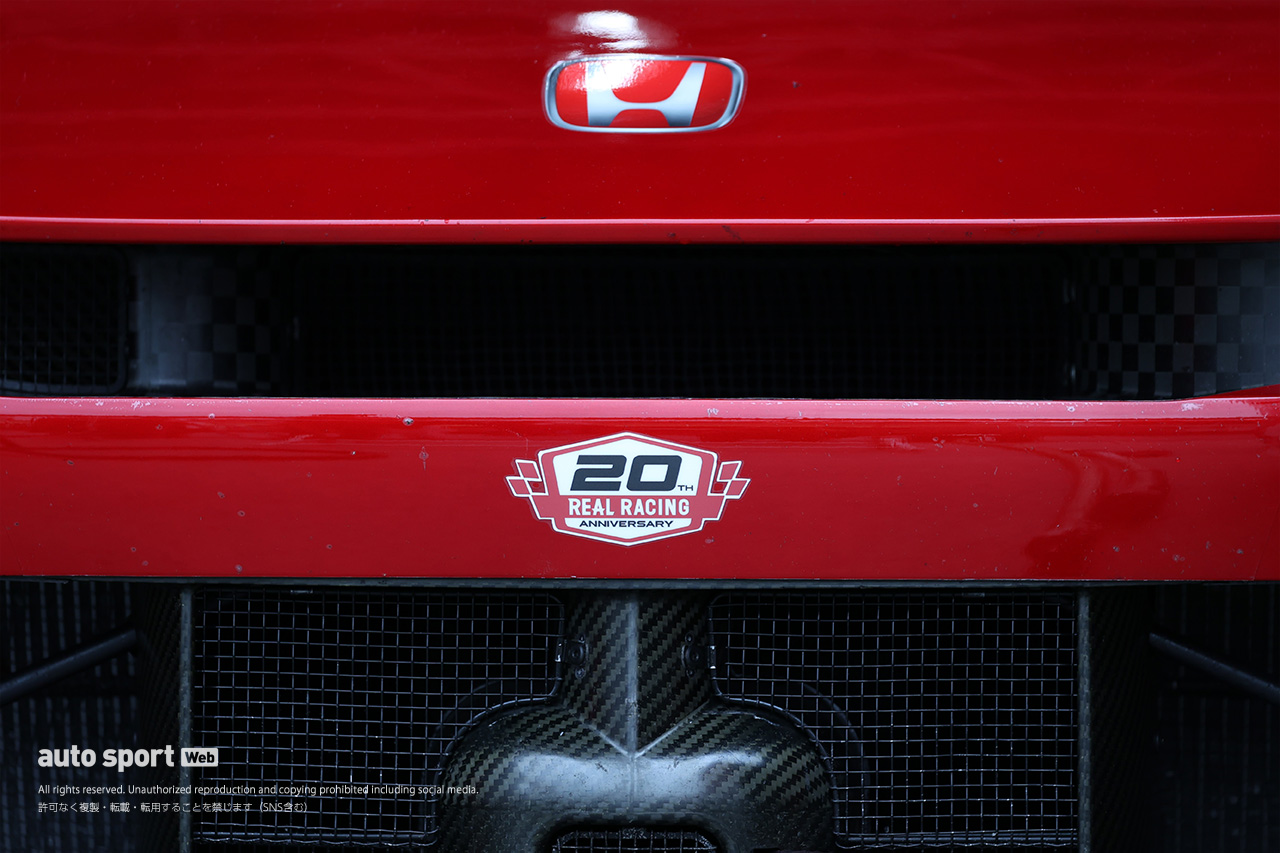 クビアトの新ヘルメットのこだわりは。ARTA PRELUDEを修復したメカニックの気骨ある意見／スーパーGTサーキット便り第1戦