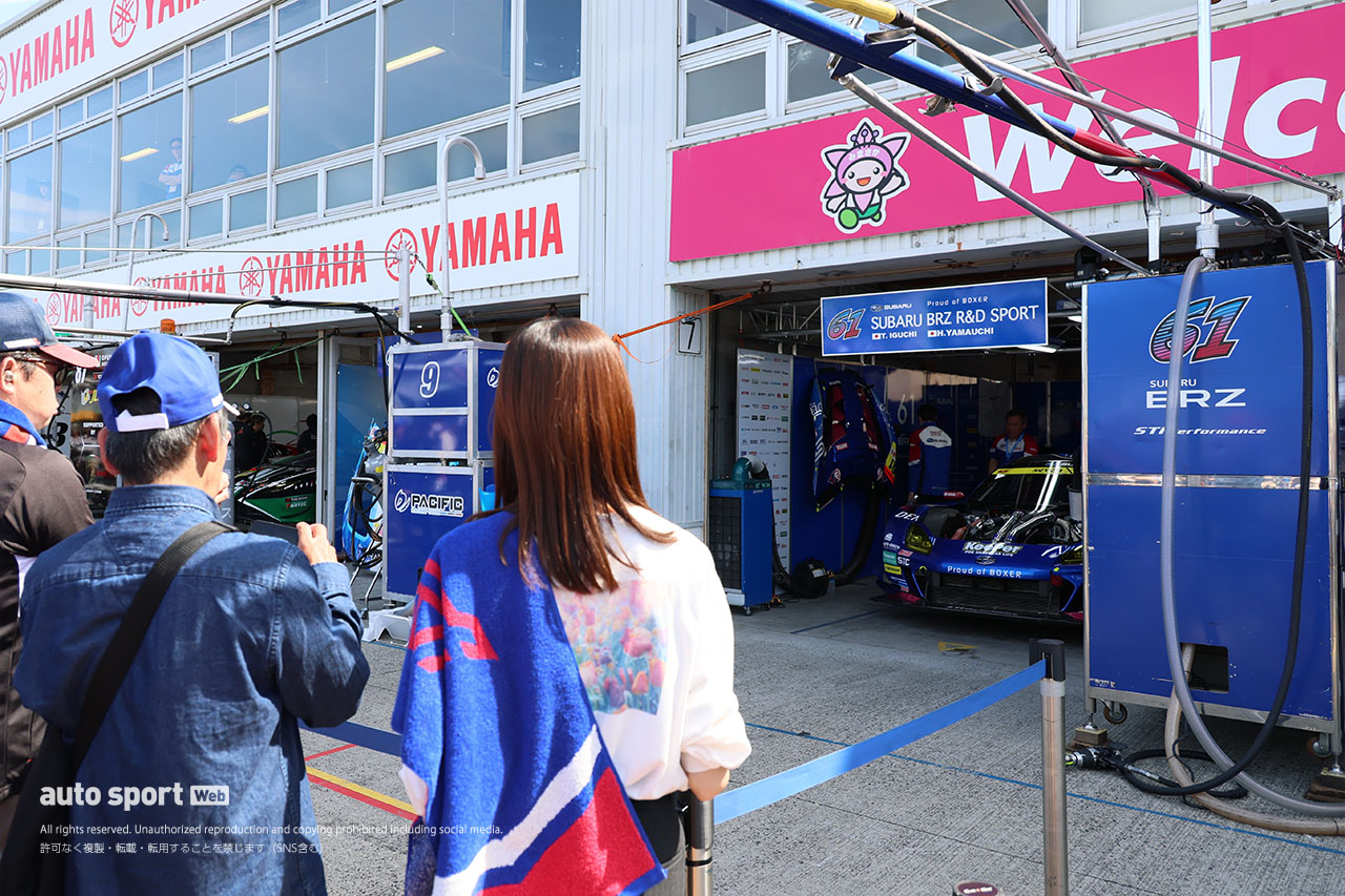 クビアトの新ヘルメットのこだわりは。ARTA PRELUDEを修復したメカニックの気骨ある意見／スーパーGTサーキット便り第1戦