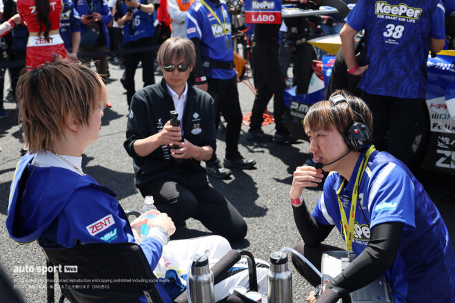 クビアトの新ヘルメットのこだわりは。ARTA PRELUDEを修復したメカニックの気骨ある意見／スーパーGTサーキット便り第1戦