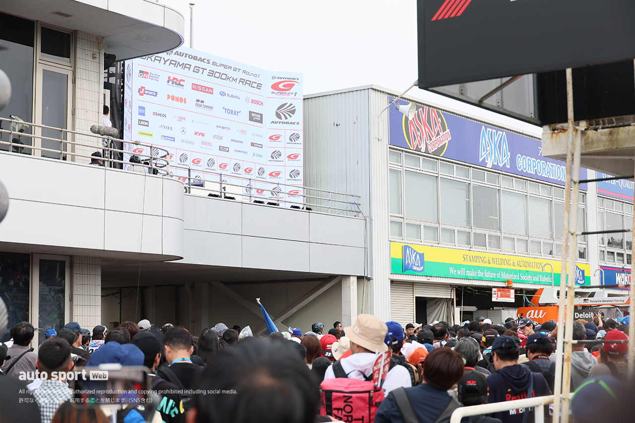 クビアトの新ヘルメットのこだわりは。ARTA PRELUDEを修復したメカニックの気骨ある意見／スーパーGTサーキット便り第1戦