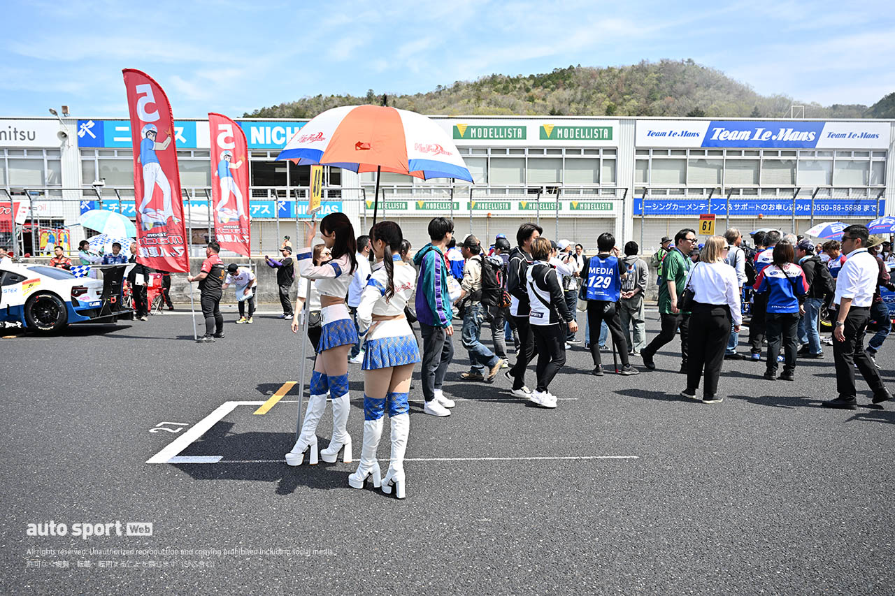 クビアトの新ヘルメットのこだわりは。ARTA PRELUDEを修復したメカニックの気骨ある意見／スーパーGTサーキット便り第1戦