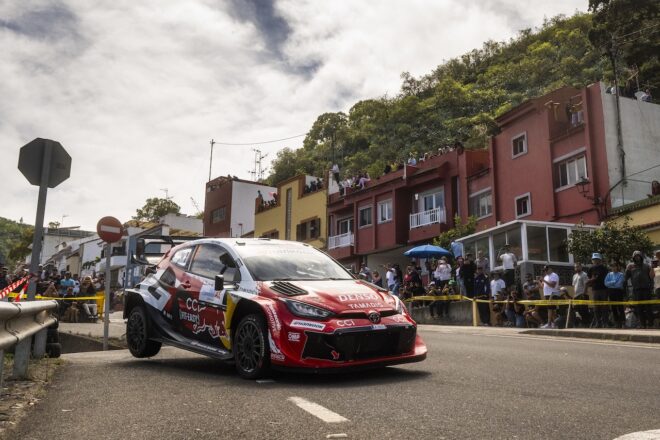 違法駐車によるSSキャンセルから波乱の幕開け。オジエが経験値を見せ首位奪取【デイ2レポート】