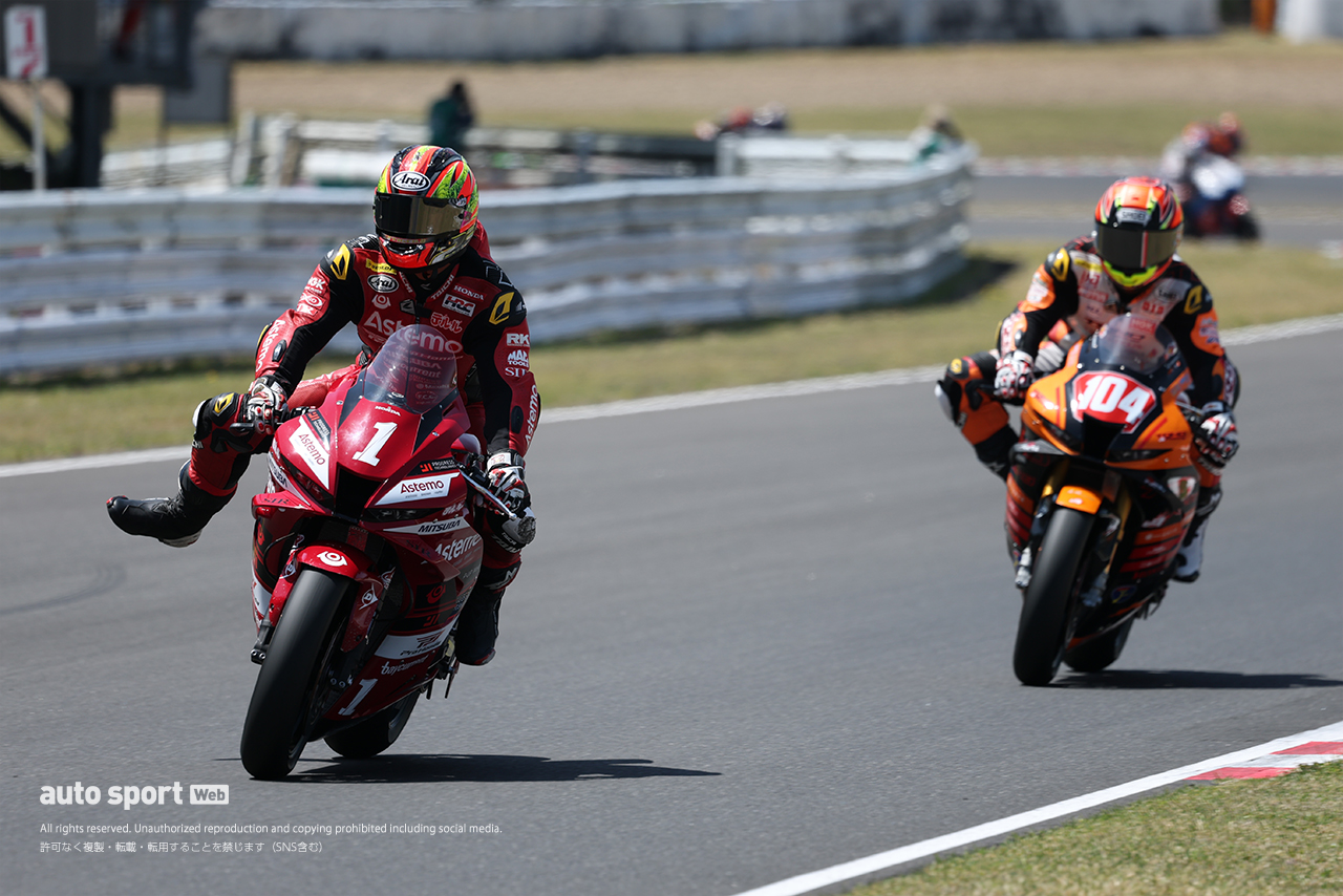 羽田太河（Astemo Pro Honda S I Racing）と國峰啄磨（TOHO Racing）のトップ争い／2026全日本ロード第2戦SUGO ST1000 決勝