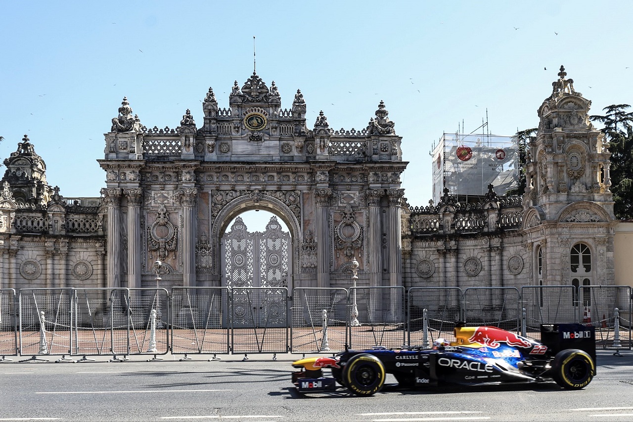 角田裕毅（レッドブルRB8）