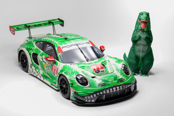 人気の“恐竜ポルシェ”がスケッチ風リバリーに。ラグナ・セカでのスローバック・レースに登場へ