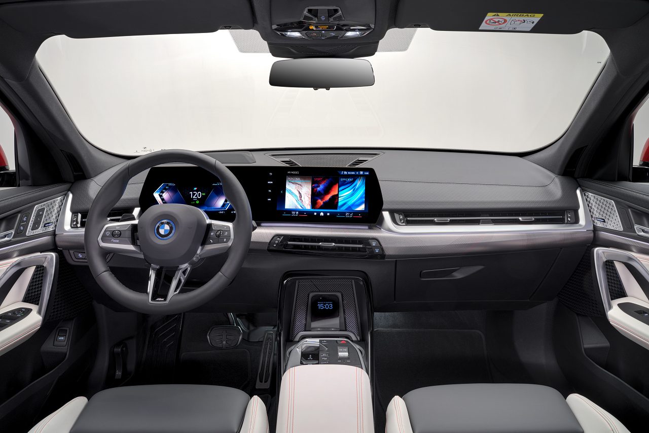 BMW、コンパクトSAC『X2』にガソリン仕様の2輪駆動モデル“sDrive20i”を追加設定。48VのMHEVも搭載