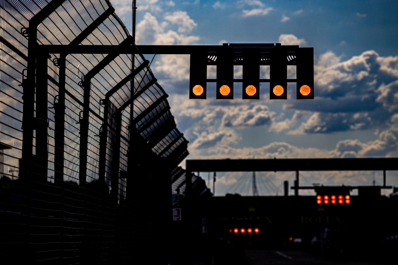 紛争、天災、財政難。中東大会の中止を機に辿る2000年以降のF1開催中止の歴史と背景