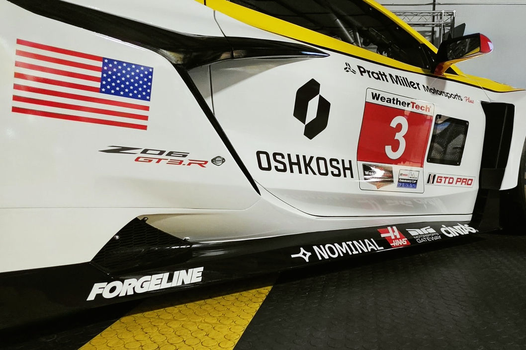 懐かしの『C5-R』を称える復刻カラー。コルベット・レーシング、ラグナ・セカ用の特別リバリーを公開／IMSA