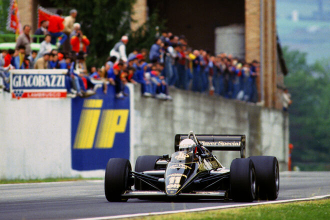 若きアイルトン・セナが初優勝。名門復活の象徴となった漆黒の1000馬力ターボマシン『ロータス97T』