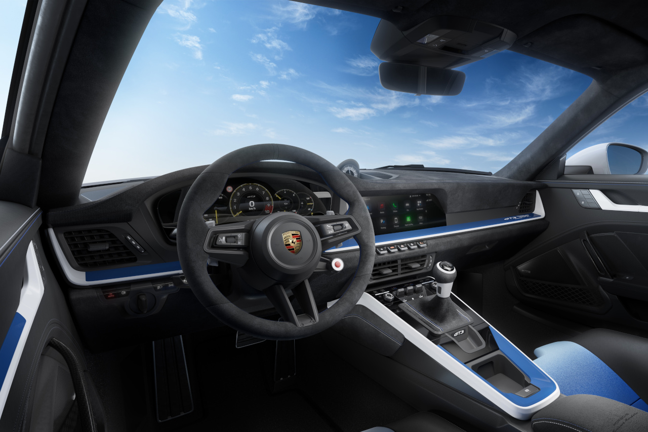 ポルシェが日本限定30台の『911 GT3アルティザンエディション』を発表。特別モデルのモチーフは江戸切子と藍染